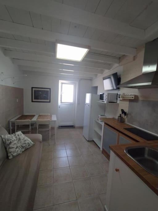 شقة Famara, Apto. En Zona Tranquila A 200M Del Mar. المظهر الخارجي الصورة